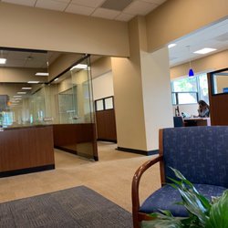 Chase Bank - So many staff and no attention
