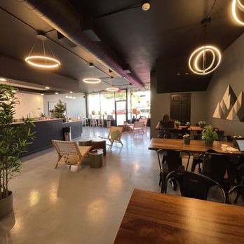 Feng Cha - Heights - Interior - Coffee & Tea Near Me - Houston, Texas