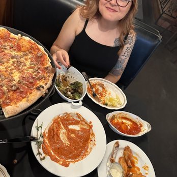 Casa De Pizza - Pizza Near Me - Granada Hills, California Casa De Pizza - Pizza Near Me - Granada Hills, California