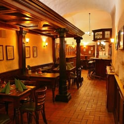 Gasthaus Barthels Hof - Urige Atmosphäre im Zechgewölbe, Gasthaus Barthels Hof
