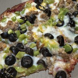 Eagle's Nest Pizza - Lots of fresh toppings!