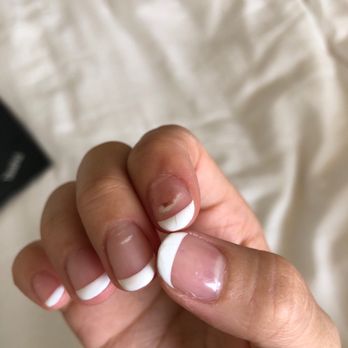 Castle Nail Bar - Cracking on thumb and second nails after 3 hours not a cute look - Nail Salons Near Me - Bellevue, Washington Castle Nail Bar - Cracking on thumb and second nails after 3 hours not a cute look - Nail Salons Near Me - Bellevue, Washington