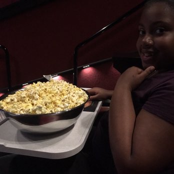 Marcus BistroPlex Southridge - Cinema Near Me - Greendale, Wisconsin