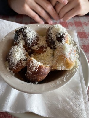 Gavino's Pizzeria & Italian Restaurant (Bearden) by null
