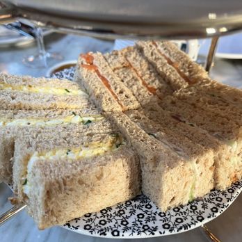 The Allis - Finger Sandwichs - Lounges Near Me - Chicago, Illinois