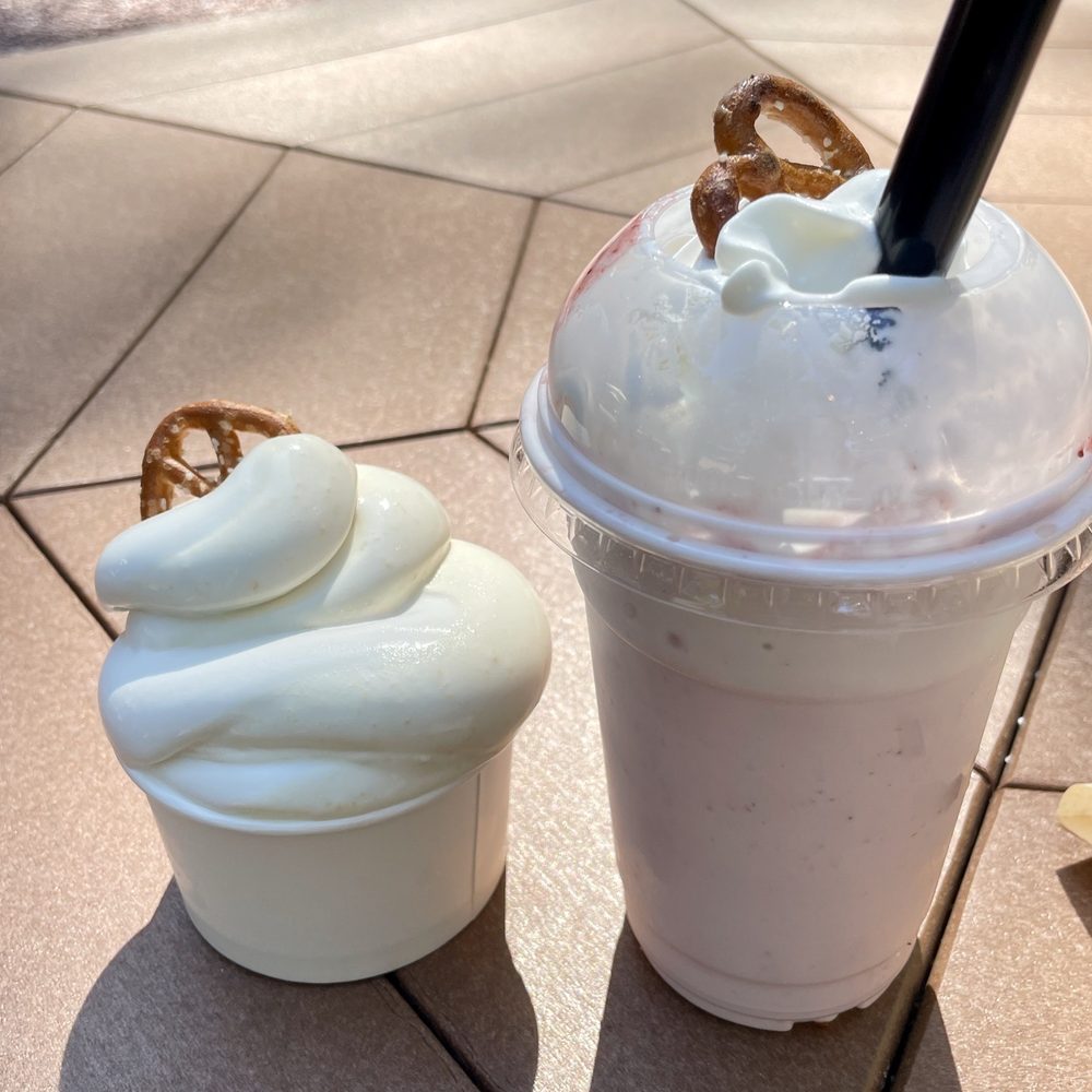 The Pretzel Hut - Peach vanilla ice cream & Strawberry milkshake - Ice Cream & Frozen Yogurt Near Me - Newmanstown, Pennsylvania The Pretzel Hut - Peach vanilla ice cream & Strawberry milkshake - Ice Cream & Frozen Yogurt Near Me - Newmanstown, Pennsylvania