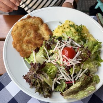Augustiner zur Schranke - Wienerschnitzel, potato salad and salad - Bavarian Near Me - Nuremberg, BY