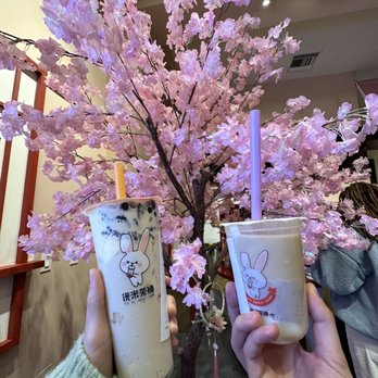 Ume Tea - Oreo Brulee Pearl Milk Tea Black Milk Tea with Pearl and Taro - Bubble Tea Near Me - Mountain View, California Ume Tea - Oreo Brulee Pearl Milk Tea Black Milk Tea with Pearl and Taro - Bubble Tea Near Me - Mountain View, California