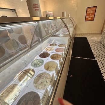 Jeni's Splendid Ice Creams - Ice Cream & Frozen Yogurt Near Me - Addison, Texas