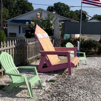 Ice Cream Hut - two lawn chairs and an american flag - Ice Cream & Frozen Yogurt Near Me - Colonial Beach, Virginia Ice Cream Hut - two lawn chairs and an american flag - Ice Cream & Frozen Yogurt Near Me - Colonial Beach, Virginia