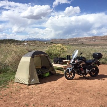 3 Step Hideaway - You will find lots of wide open places there for your RV, Trailer or a Tent. I enjoyed my Cot/Tent for 4 days there!     :{) - Bed & Breakfast Near Me - La Sal, Utah