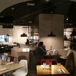 Ginos - El local interiormente.