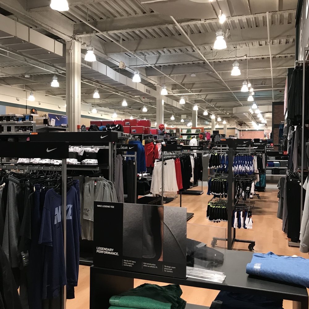 DICK'S Sporting Goods - Sports Wear Near Me - Wilmington, Delaware DICK'S Sporting Goods - Sports Wear Near Me - Wilmington, Delaware