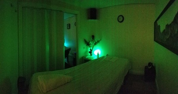 Blue Moon Spa 320 International Blvd Oakland Ca Beauty Day Spas Blue Moon Spa 320 International Blvd