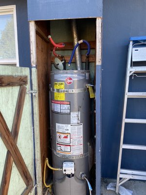 Plumbing & Drain Service - 20 years experience in plumbing specialist in water heater installation and drain cleaning.