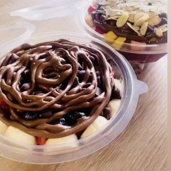 Veranos Juice Bar - Strawberry,blueberry & banana açaí bowl topped with extra Nutella drizzle - Juice Bars & Smoothies Near Me - Pico Rivera, California Veranos Juice Bar - Strawberry,blueberry & banana açaí bowl topped with extra Nutella drizzle - Juice Bars & Smoothies Near Me - Pico Rivera, California