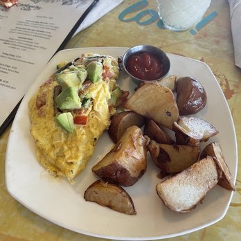 Castaway Cafe - Big Island Omelette - American Near Me - Lahaina, Hawaii