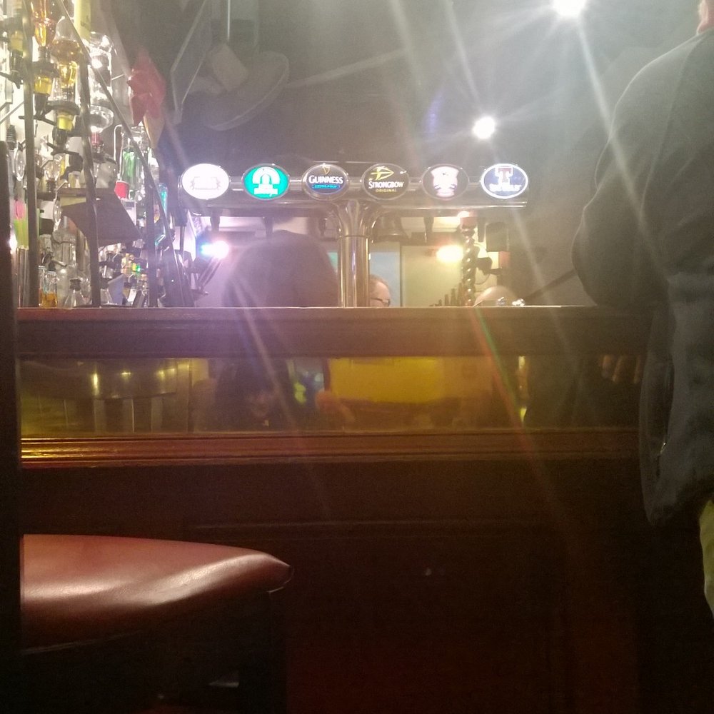 Bush Bar - Pubs Near Me - Dundee, DND