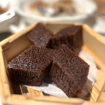 Mr. Dim Sum - Brown sugar cake. It's warm and soft. Not the same as the honeycomb cake. - Dim Sum Near Me - Tukwila, Washington