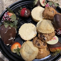 Edible Arrangements - Terrible presentation
