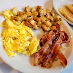 Sweetgrass Diner - Eggs, bacon & home fries.