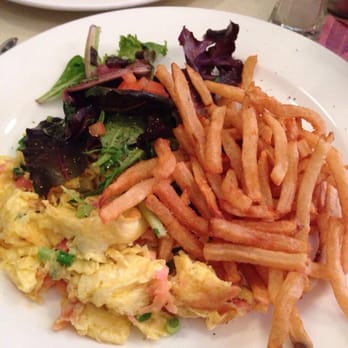CAFÉ LULUc - Scrambled eggs, salmon and scallion - French Near Me - Brooklyn, New York