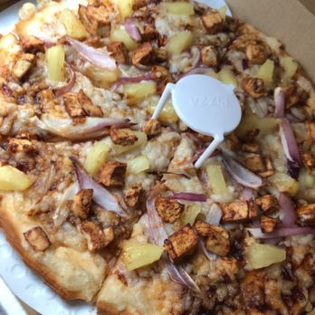 Pizzeria Halt - BBQ Chicken(Plant Based) - Vegan Near Me - Modesto, California