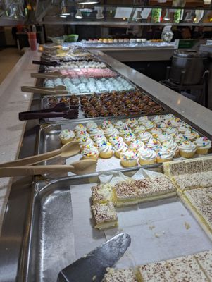 Tin Tin Buffet by null