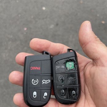 Jb Lightning Locksmith - New Key Fob vs Old Fob - Keys & Locksmiths Near Me - Los Angeles , California Jb Lightning Locksmith - New Key Fob vs Old Fob - Keys & Locksmiths Near Me - Los Angeles , California