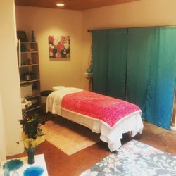 Caitlin Rose Massage - Relaxing Treatment Room