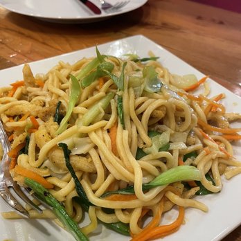 White Yak Restaurant - Chow Mein with chicken - Himalayan/Nepalese Near Me - Philadelphia, Pennsylvania White Yak Restaurant - Chow Mein with chicken - Himalayan/Nepalese Near Me - Philadelphia, Pennsylvania