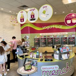 Menchie's - There's a lot of energy in here!