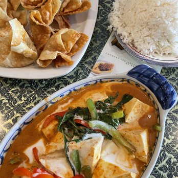 Jitlada - 86. Panang Curry 3. Fried Wontons - Thai Near Me - Los Angeles, California Jitlada - 86. Panang Curry 3. Fried Wontons - Thai Near Me - Los Angeles, California