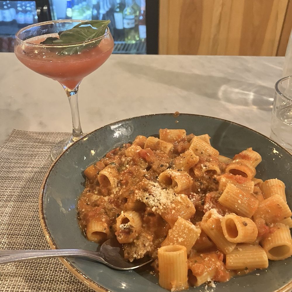 Bolognese and martini at the bar