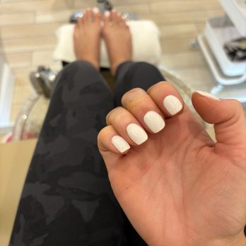 Colome Nails - Gel pedicure (funny bunny) + dip manicure (002) - Nail Salons Near Me - New York, New York