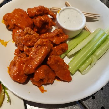 Yard House - Boneless Buffalo Wings - New American Near Me - Orlando, Florida