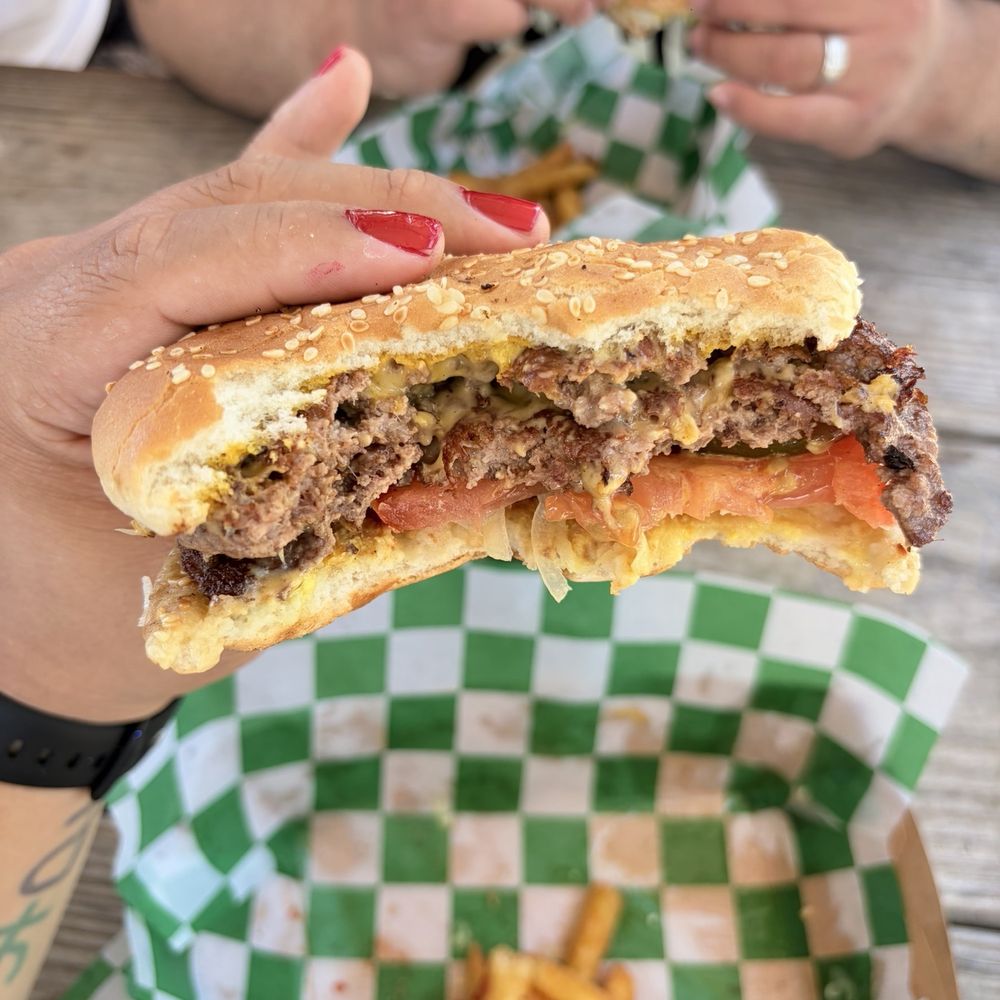 Gimme Burger - Gimme burger - Food Trucks Near Me - Austin, Texas Gimme Burger - Gimme burger - Food Trucks Near Me - Austin, Texas