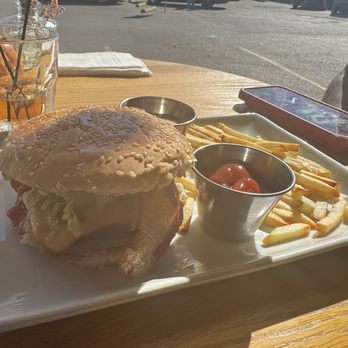 Ex Files - Jalapeño y Bacon Burger - $10 deal for Saturday - Cocktail Bars Near Me - Austin, Texas