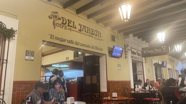 Del Jardín by null