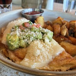 Egg white turkey omelette with breakfast potatoes Egg white turkey omelette with breakfast potatoes
