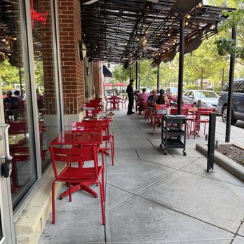 Emmy Squared Pizza - Outdoor patio - Pizza Near Me - Glen Allen, Virginia