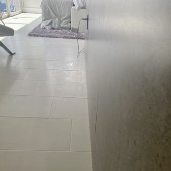 Cartaya Serv - LOOK AT THE FINISH NEXT TO MY TILED WALL ON THE RIGHT...HORRIBLE - Grout Services Near Me Cartaya Serv - LOOK AT THE FINISH NEXT TO MY TILED WALL ON THE RIGHT...HORRIBLE - Grout Services Near Me