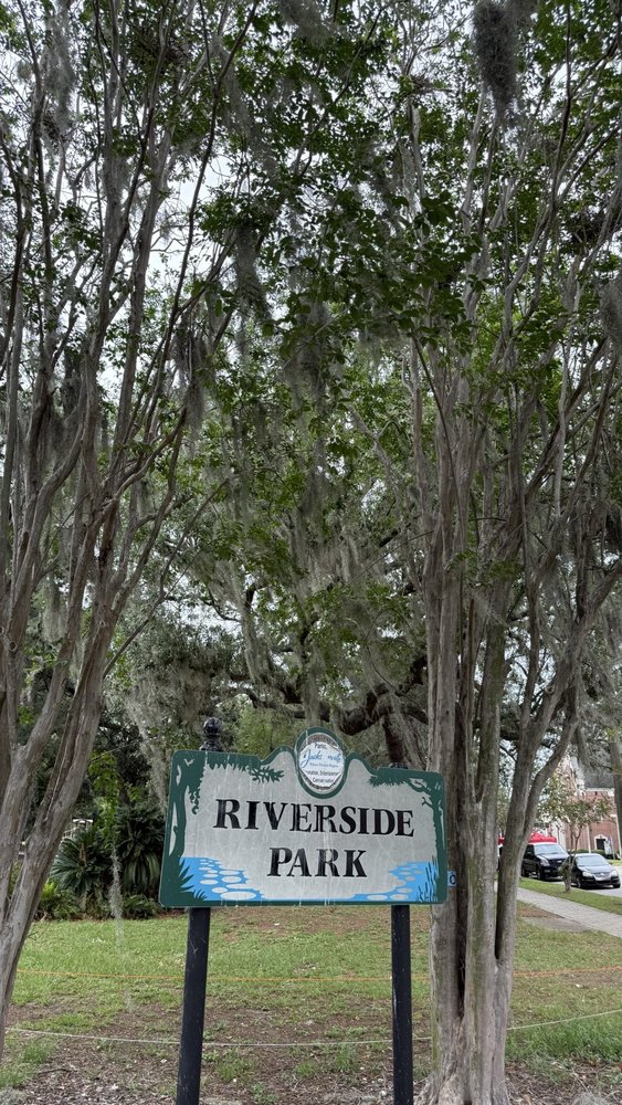 Riverside Park Image