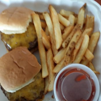Lulu's Waikiki - Keiki cheeseburger..I highly recommend it for the keikis. Bombdotcom! - Burgers Near Me - Honolulu, Hawaii
