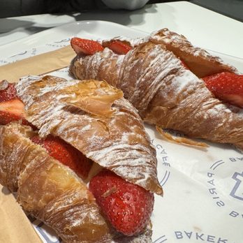 Paris Baguette - Yum - Bakeries Near Me - Cupertino, California Paris Baguette - Yum - Bakeries Near Me - Cupertino, California