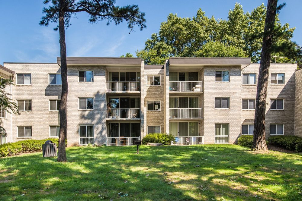 LERNER OXFORD SQUARE Updated October 2024 18 Photos 11902