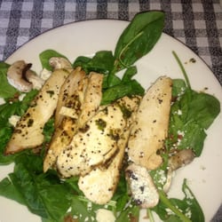 Smile Design - Spinach salad with chicken
