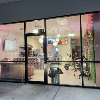 Mochinut - Sarasota - Outside view of the cafe. - Desserts Near Me - Sarasota, Florida
