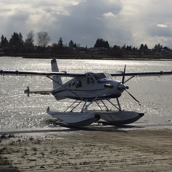 Flying Beaver Bar - Pubs Near Me - Richmond, British Columbia