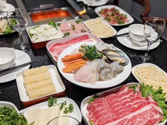 100°C Grill & Hot Pot by null